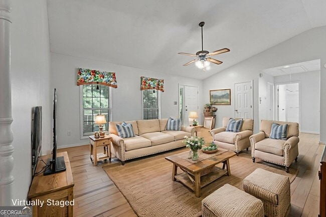 Photo - 127 Circle H Dr