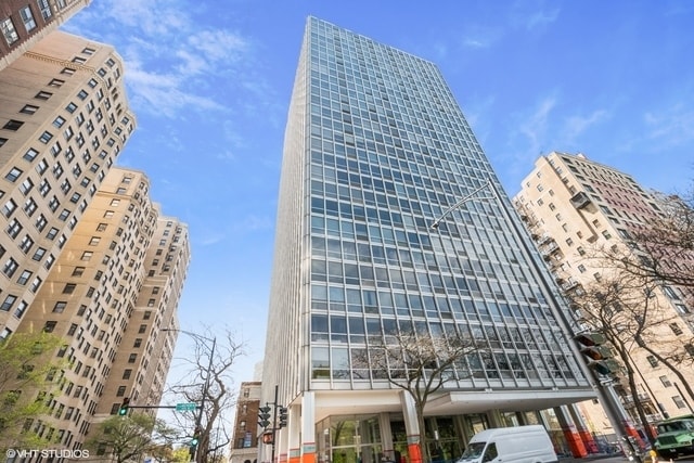 Photo - 2400 N Lakeview Ave Unidad 1107 Rental