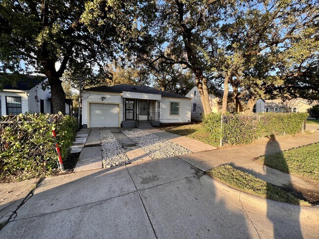 Photo - 3241 Hardeman St Casa