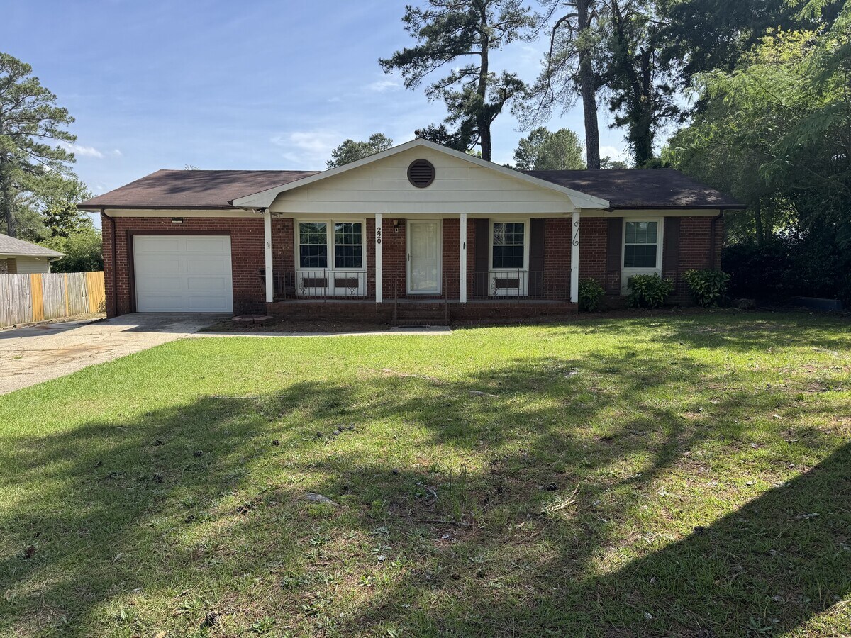 Photo - 220-224 4 Ply Ln