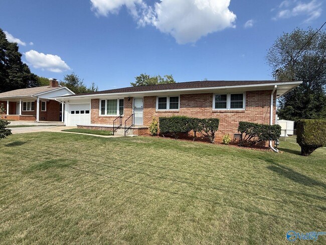 Photo - 424 Karter St NW