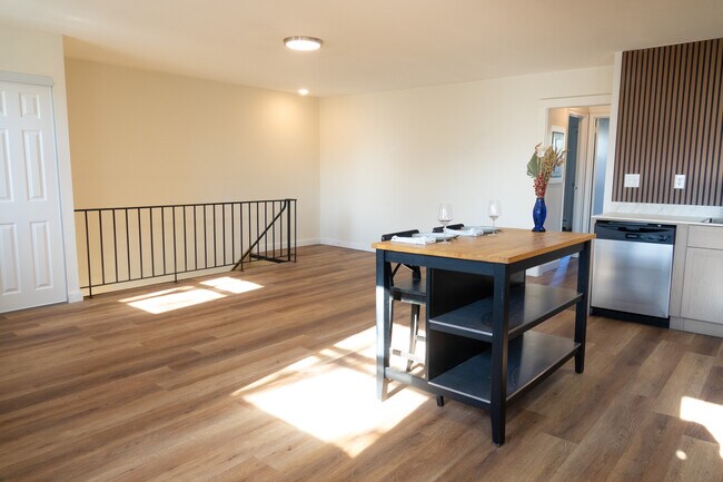 Photo - Tremaine Place