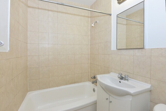 Photo - 2 Treewood Street