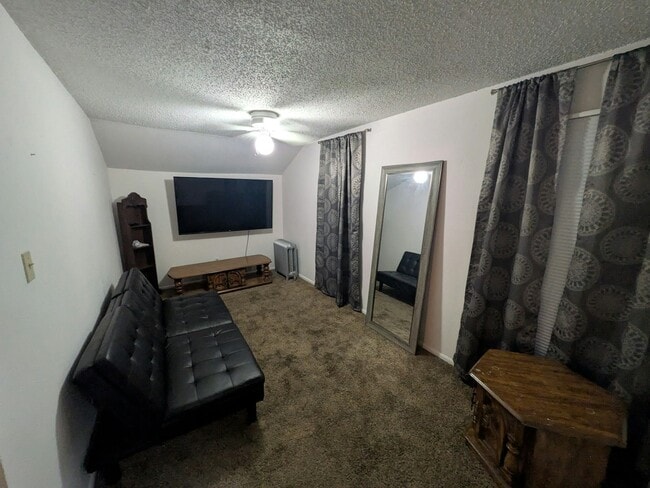 Photo - 82 200 N Unit 3