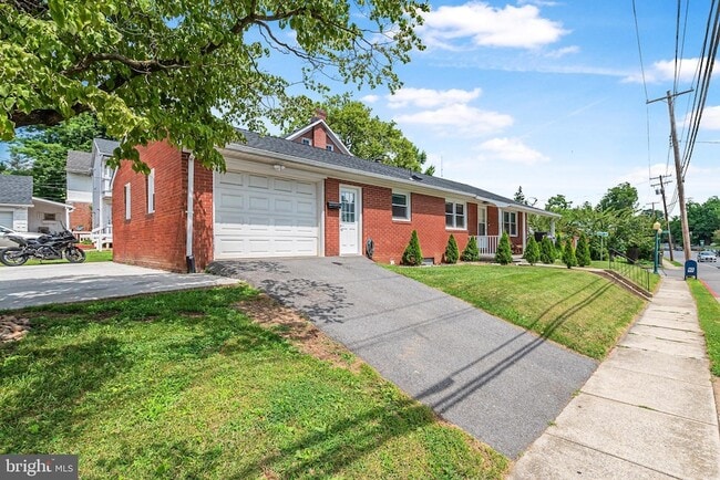 Photo - 703 Virginia Ave