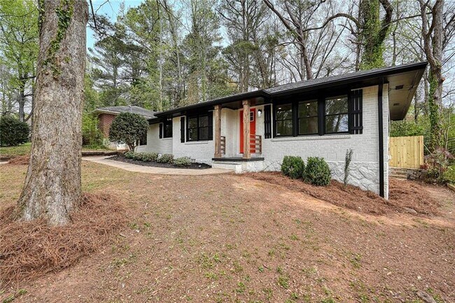 Photo - 1984 Rosewood Rd