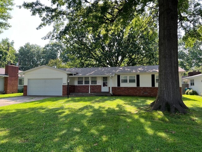 Building Photo - Well-Maintained 3 Bed / 2 Bath near Mercy Hospital