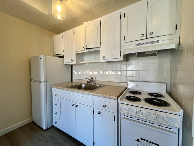 Photo - 140 North Beacon St Apartments