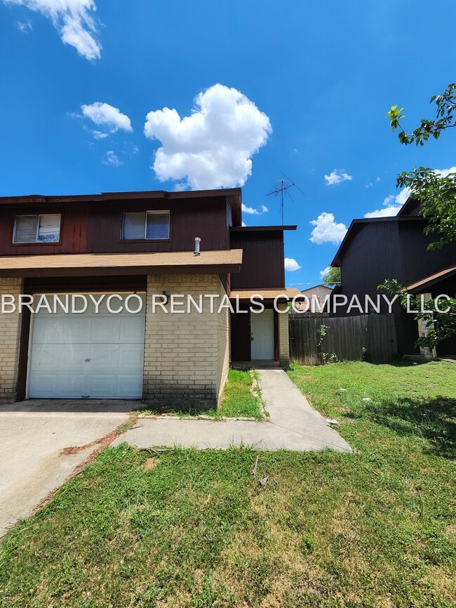 Photo - 1108 Royal Crest Dr