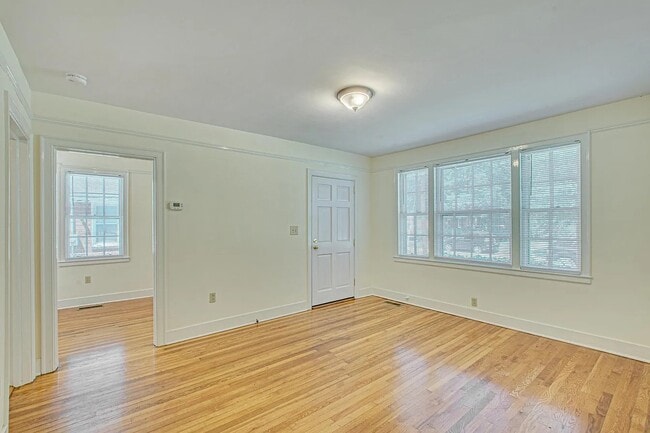 Photo - 37 Lyttleton Ave