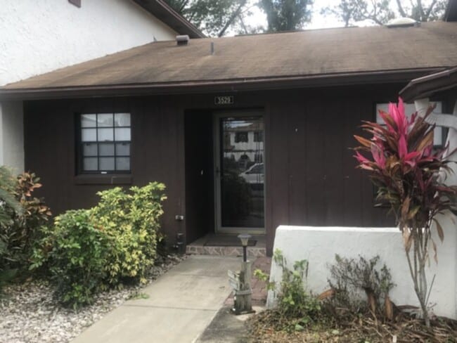 Building Photo - "Charming 2-Bed Condo Retreat in St. Cloud...