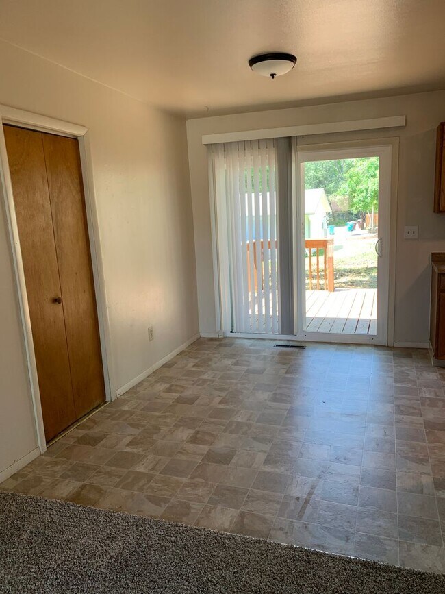 Photo - 3 Bed, 1.5 Bath Duplex in Central Fort Collins!