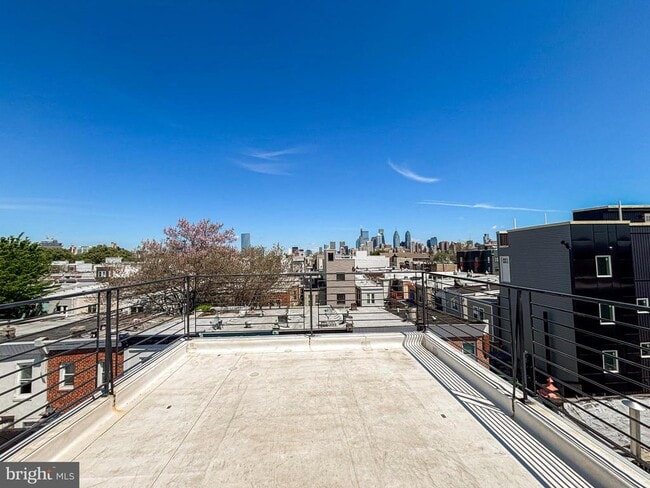 Photo - 2212 Greenwich St
