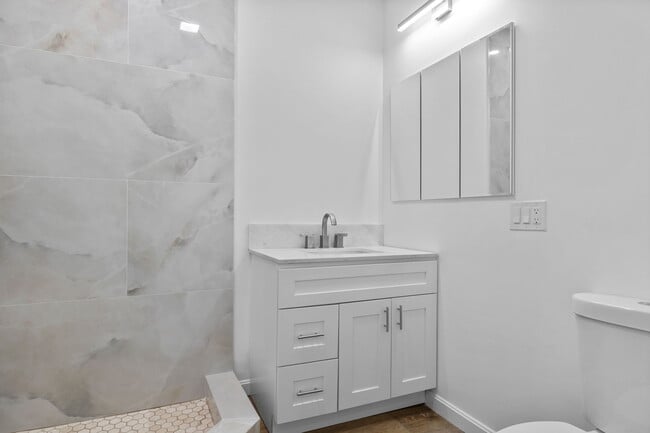 Photo - 172 Lexington Ave Unidad 1