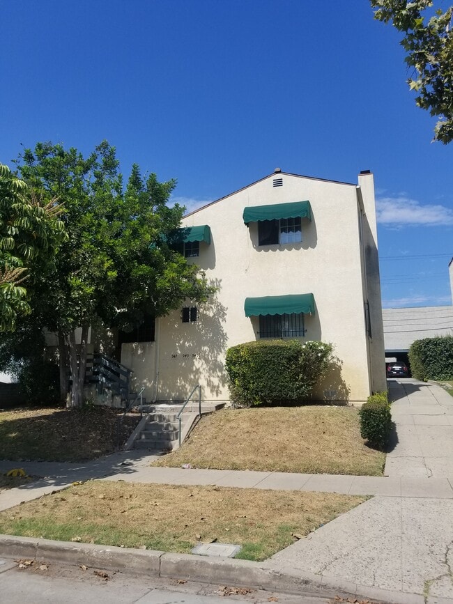 Photo - 947 S Sycamore Ave Apartments Unit 947