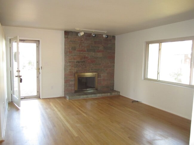 Photo - 5712 2nd St S