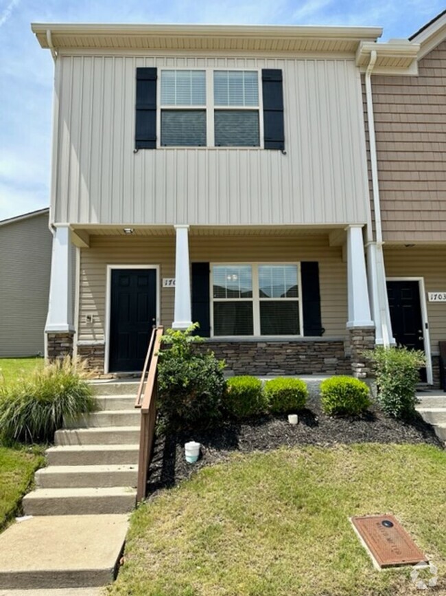 Building Photo - Two Bedroom End Unit Townhouse Available!