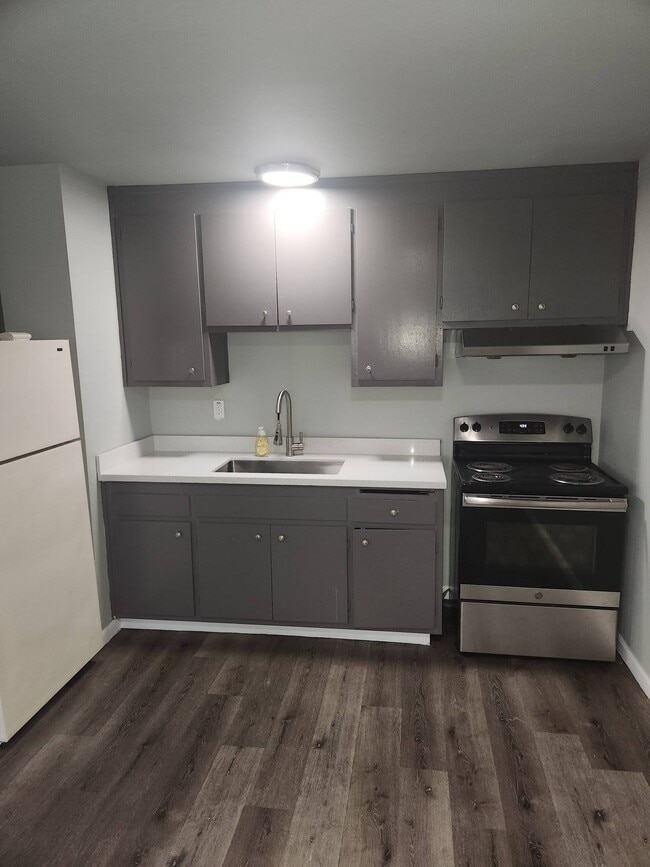 Photo - 2015 82nd Ave