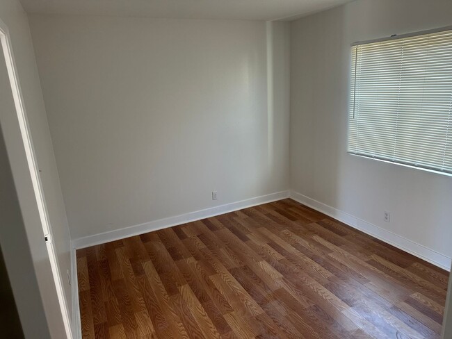 Photo - 632 W 9th St Unidad 3