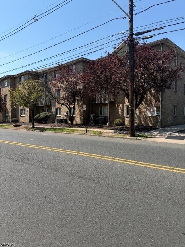 Building Photo - 1250 N Broad St Unit C1