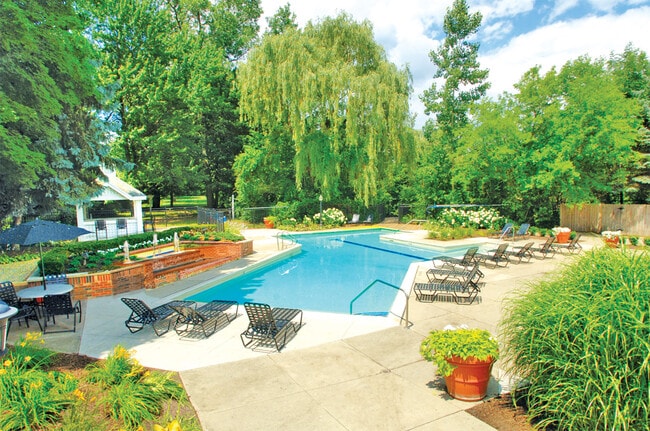 Resort style swimming pool, kiddy pool, fundeck, social conversation area.