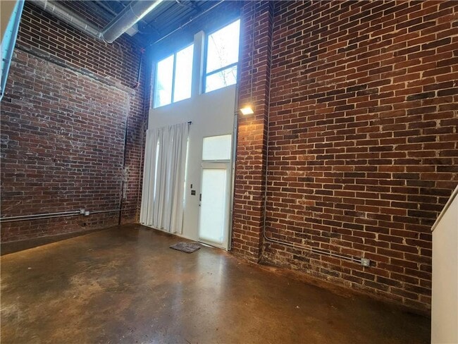 Photo - 195 Arizona Ave NE