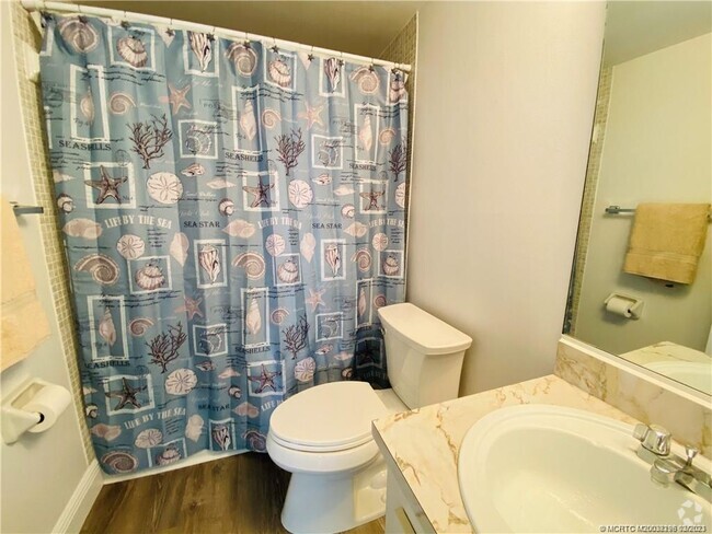 Building Photo - 7380 S Ocean Dr Unit 917A Rental