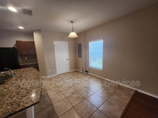 Photo - 4721 Chatterton Way