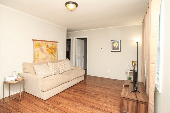 Photo - 1025 N Jefferson St