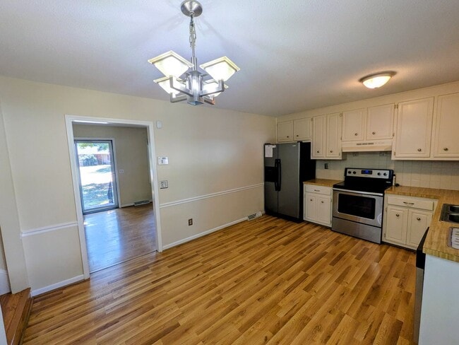 Photo - 1004 Renee Dr