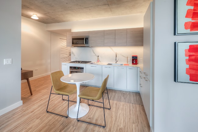 Photo - 171 N Desplaines St