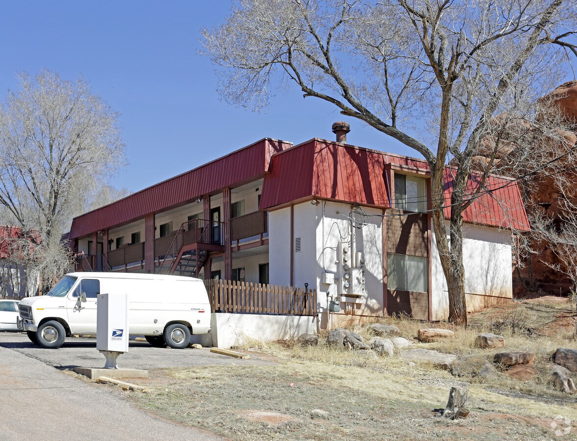 Photo - Garden Of The Gods Village Apts