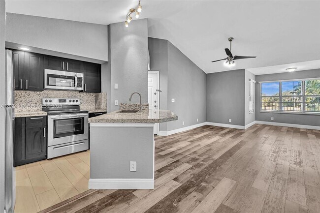Photo - 3300 Pinewalk Dr N Unit 1925