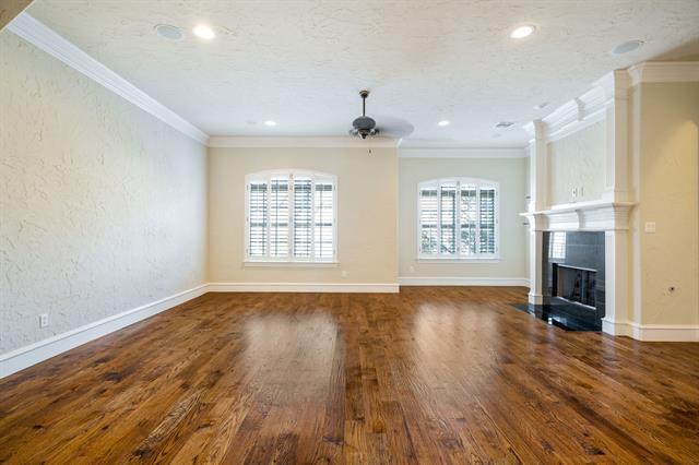 Photo - 554 Rockingham Dr