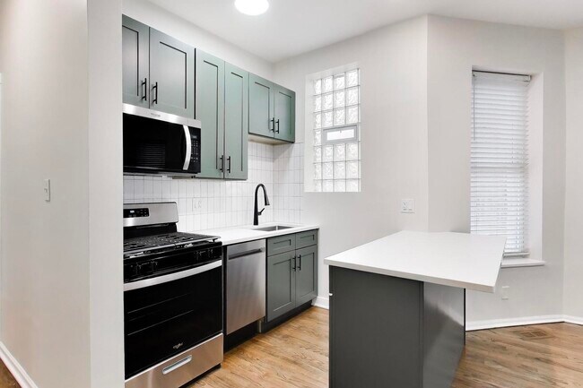 Photo - 2135 W Division St Unit 2R