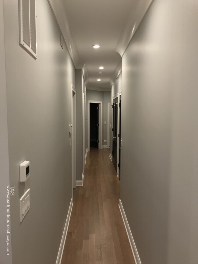 Photo - 2319 N Southport Ave Unit 1