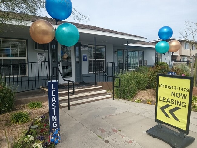 Photo - Welcome to SkyView Villa & Somerset Apartm... Unit 2501-21 D