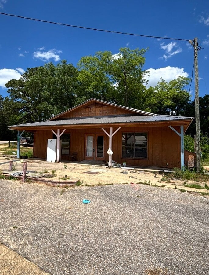 2bd/1ba SPACIOUS CONVERTED LENOX GENERAL STORE - 2bd/1ba SPACIOUS CONVERTED LENOX GENERAL STORE