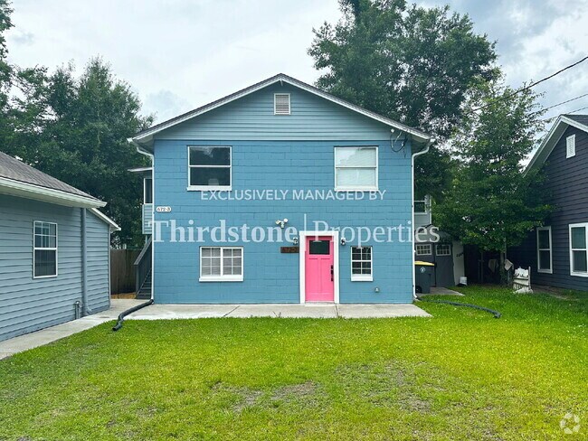 Building Photo - 672 Chestnut St Unit 2 Rental