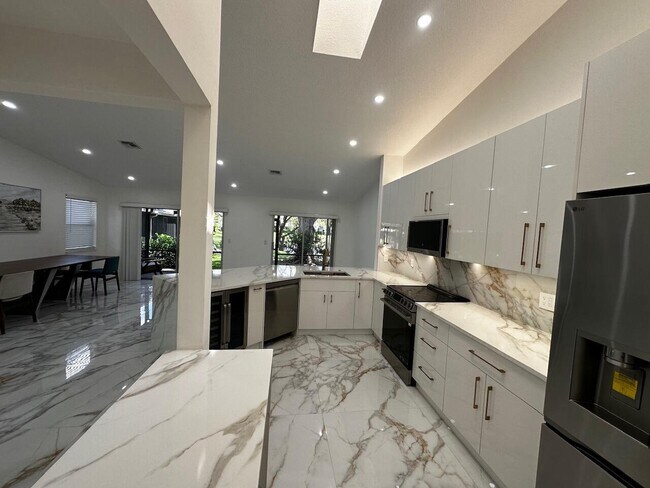 Photo - 2173 Discovery Cir W