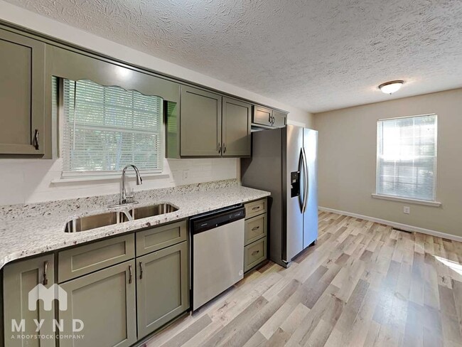 Photo - 381 Cottonwood Loop