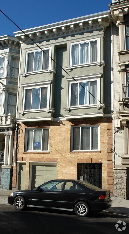 Photo - 627 Cole St Apartments