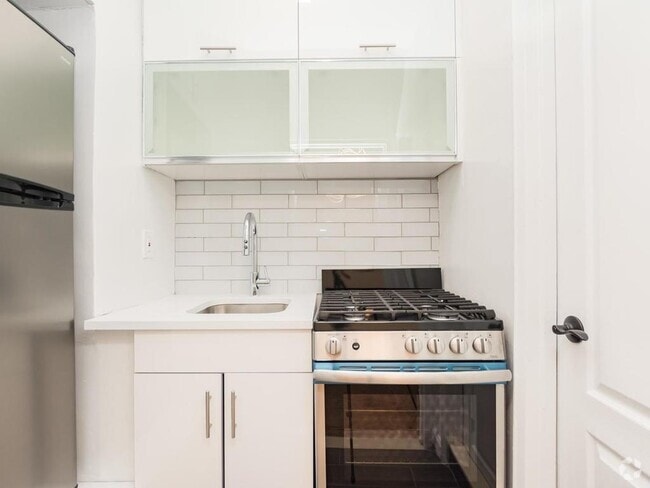 Building Photo - 555 McLean Ave Unit MM Rental