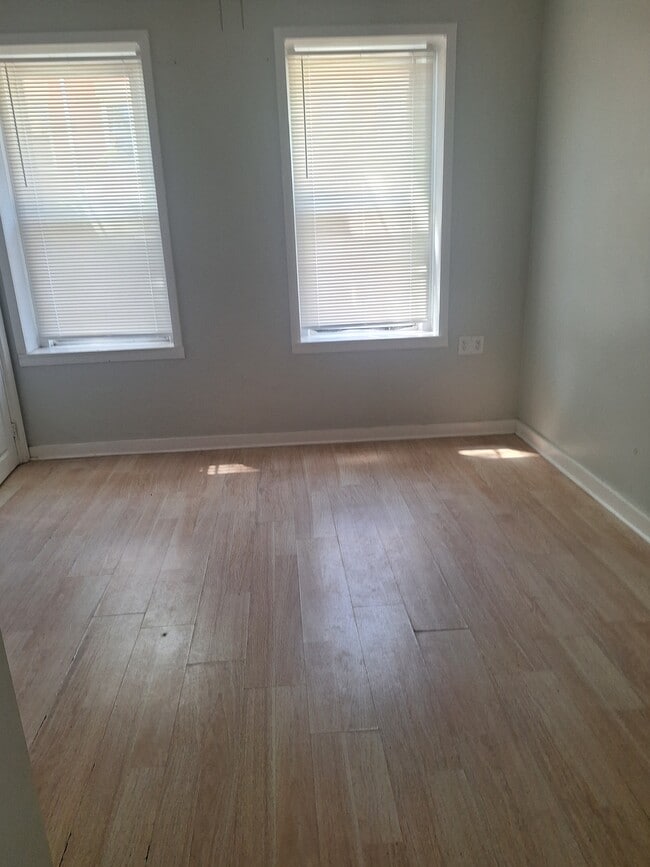 Photo - 1018 W 32nd Pl