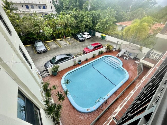 Building Photo - 1600 S Le Jeune Rd Unit 16 Rental