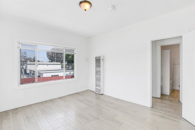 Photo - 5251 Main St Unidad A