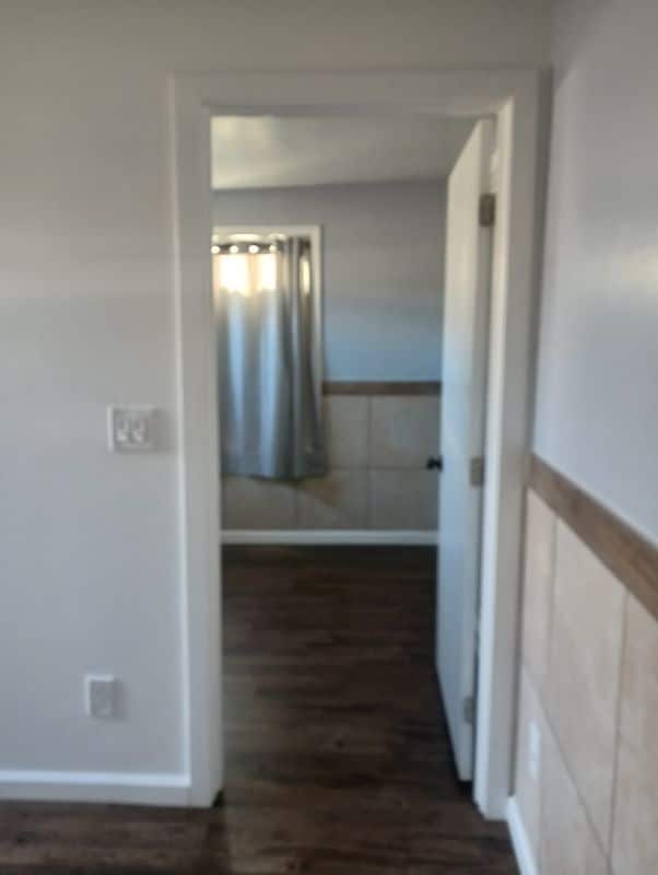 Photo - 3867 Winona Ave