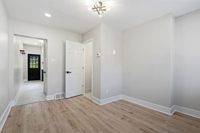 Photo - Freshly Renovated 2 Bedroom in Bloomfield available NOW! Includes off-street parking!