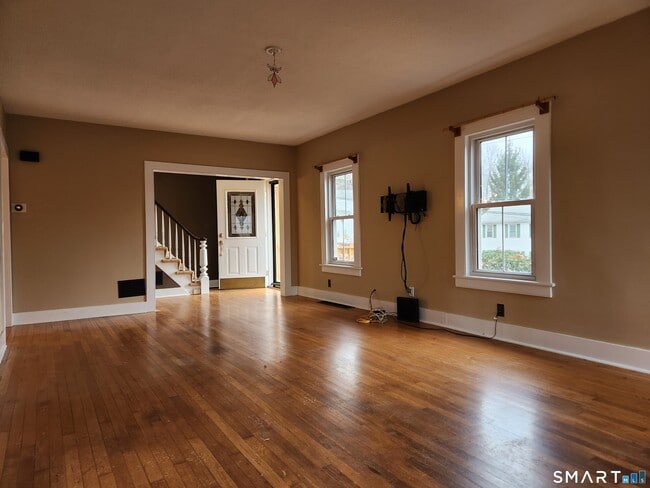 Photo - 10 Washington Ave