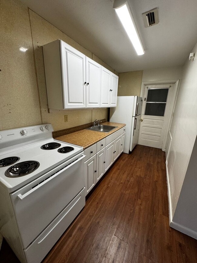 Photo - Clean & Cozy Cottage Available